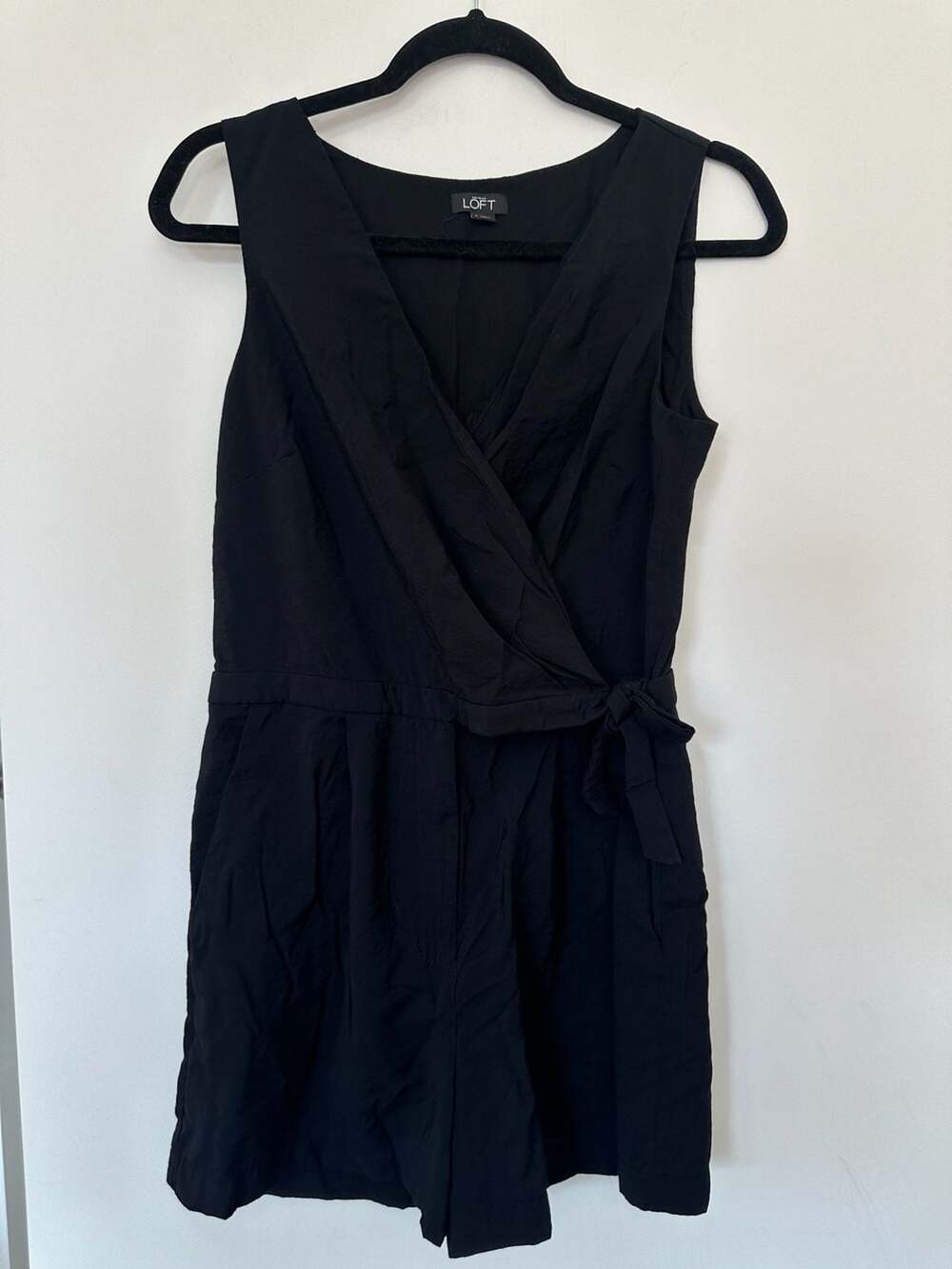 Ann Taylor LOFT Black Sleeveless Wrap Tie Waist Romper Size 4